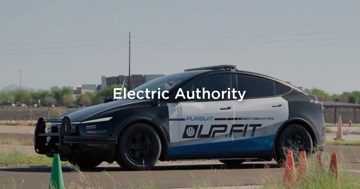 美國警察實測特斯拉巡邏車:進彎與避障更直覺、煞車點要重學