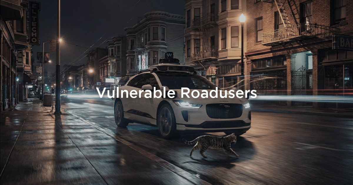 Waymo 自駕車撞死「貓市長」犯眾怒！FSD 遇到小動物會怎麼反應？