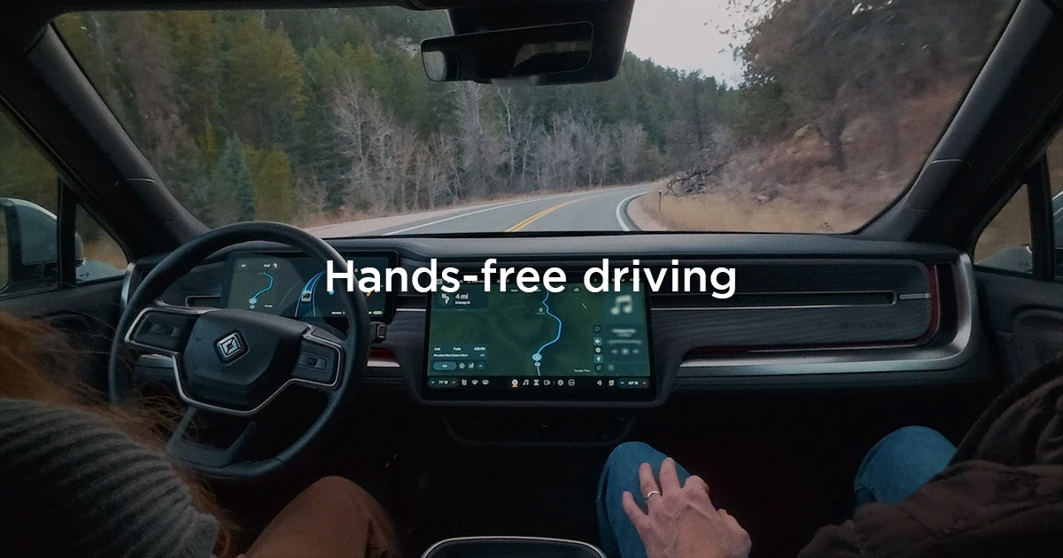 不用手扶方向盤！Rivian 開放第二代 R1 車主啟用免手控輔助駕駛